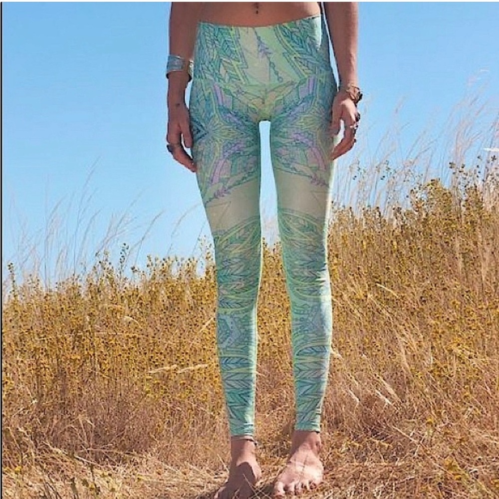 Teeki Envision Angel Eyes Feather Leggings